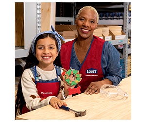 Get a Free Christmas Tree Decoration Kit at Lowe's!